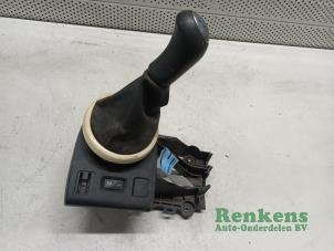 Used Gear stick Renault Twingo III (AH) 1.0 SCe 70 12V Price € 50,00 Margin scheme offered by Renkens Auto-Onderdelen B.V.