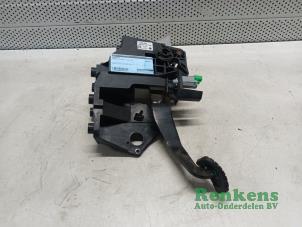 Used Brake pedal Renault Twingo III (AH) 1.0 SCe 70 12V Price € 40,00 Margin scheme offered by Renkens Auto-Onderdelen B.V.