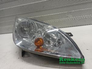 Used Headlight, right Mitsubishi Colt (Z2/Z3) 1.5 DI-D 12V HP Price on request offered by Renkens Auto-Onderdelen B.V.