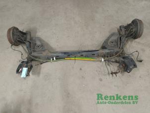 Used Rear-wheel drive axle Renault Clio IV (5R) 1.5 Energy dCi 90 FAP Price on request offered by Renkens Auto-Onderdelen B.V.