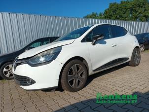 Used Sill, left Renault Clio IV (5R) 1.5 Energy dCi 90 FAP Price on request offered by Renkens Auto-Onderdelen B.V.