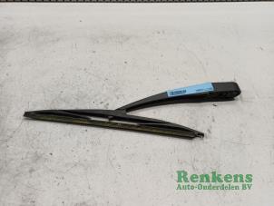 Used Rear wiper arm Citroen C4 Grand Picasso (UA) 1.8 16V Price € 15,00 Margin scheme offered by Renkens Auto-Onderdelen B.V.