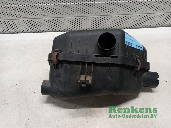 Begagnade Luftfilterhus Chevrolet Spark (M300) 1.0 16V Bifuel Pris på förfrågan erbjuds av Renkens Auto-Onderdelen B.V.