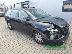 Used Wing mirror, right Skoda Octavia Combi (1Z5) 1.6 TDI Greenline Price on request offered by Renkens Auto-Onderdelen B.V.