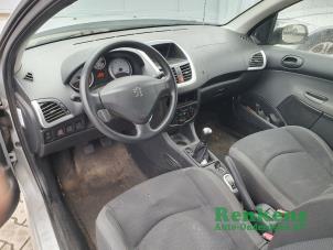 Usados Juego y módulo de airbag Peugeot 206+ (2L/M) 1.4 XS Precio de solicitud ofrecido por Renkens Auto-Onderdelen B.V.