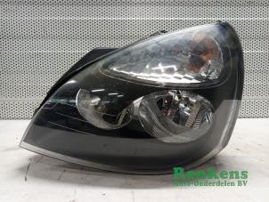 Used Headlight, left Renault Clio II (BB/CB) 1.4 16V Price € 25,00 Margin scheme offered by Renkens Auto-Onderdelen B.V.