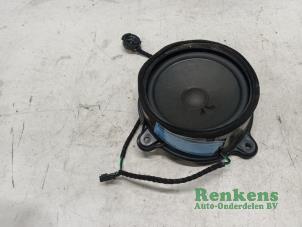 Used Speaker Mercedes Vaneo (W414) 1.9 Price € 20,00 Margin scheme offered by Renkens Auto-Onderdelen B.V.