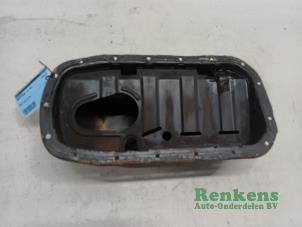 Usados Bandeja de cárter Renault Twingo II (CN) 1.2 Precio € 30,00 Norma de margen ofrecido por Renkens Auto-Onderdelen B.V.