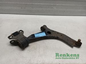 Used Front wishbone, right Ford Focus 3 Wagon 1.0 Ti-VCT EcoBoost 12V 125 Price € 30,00 Margin scheme offered by Renkens Auto-Onderdelen B.V.