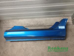 Used Sill, left Peugeot 307 (3A/C/D) 1.6 16V Price on request offered by Renkens Auto-Onderdelen B.V.