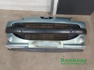 Used Front bumper Peugeot 1007 (KM) 1.4 Price on request offered by Renkens Auto-Onderdelen B.V.