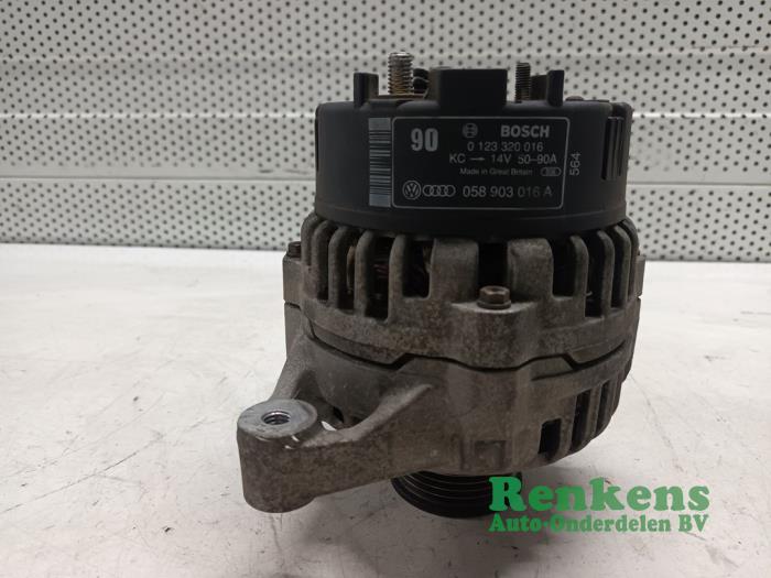Dynamo d'un Audi A4 (B5) 1.6 1995