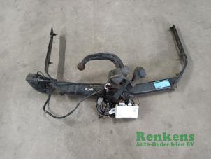Used Towbar Ford Grand C-Max (DXA) Price on request offered by Renkens Auto-Onderdelen B.V.