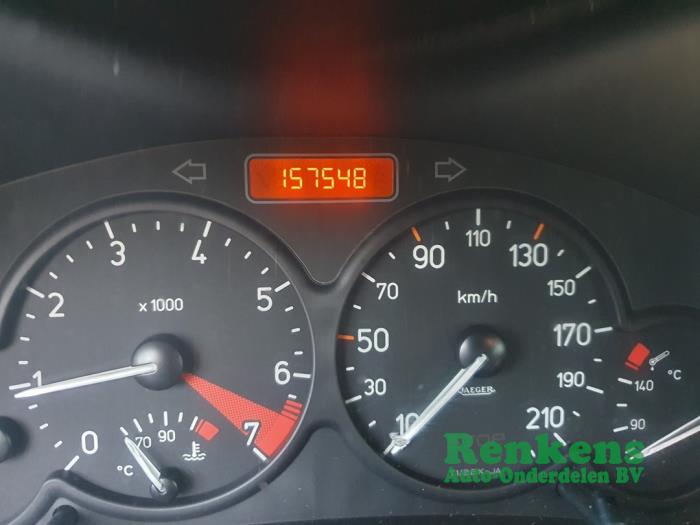 Caja de cambios de un Peugeot 206 SW (2E/K) 1.6 16V 2003