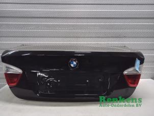 Used Tailgate BMW 3 serie (E90) 318i 16V Price € 75,00 Margin scheme offered by Renkens Auto-Onderdelen B.V.