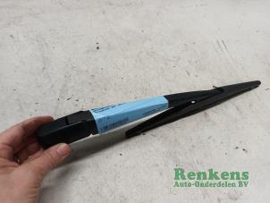 Used Rear wiper arm Mitsubishi ASX 1.6 MIVEC 16V Price € 15,00 Margin scheme offered by Renkens Auto-Onderdelen B.V.