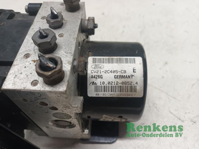 ABS pump from a Ford Fiesta 6 (JA8) 1.25 16V 2012