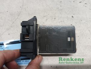 Used Heater resistor Nissan Almera (N16) 1.5 16V Price € 20,00 Margin scheme offered by Renkens Auto-Onderdelen B.V.