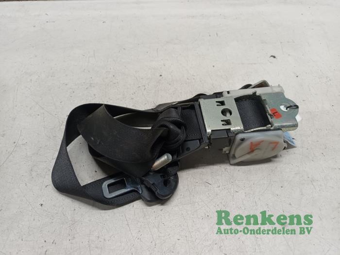 Rear seatbelt, left from a Opel Omega B (25/26/27) 2.2 16V 2000