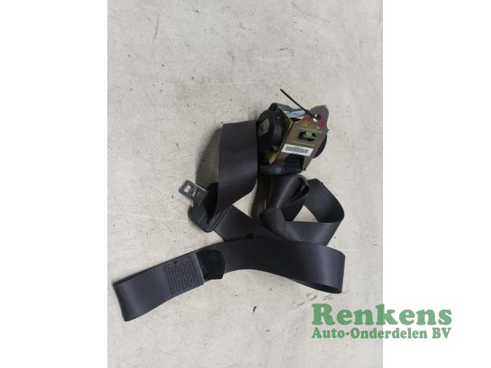 Front seatbelt, right from a Land Rover Freelander Hard Top 1.8 16V 2002