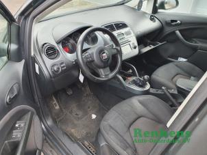 Used Dashboard Seat Altea (5P1) 2.0 FSI 16V Price on request offered by Renkens Auto-Onderdelen B.V.