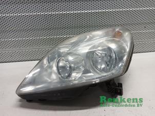 Used Headlight, left Opel Zafira (M75) 1.7 CDTi 16V Price € 60,00 Margin scheme offered by Renkens Auto-Onderdelen B.V.