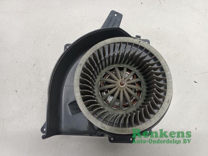 Heating and ventilation fan motor from a Volkswagen Polo IV (9N1/2/3) 1.4 16V 2006