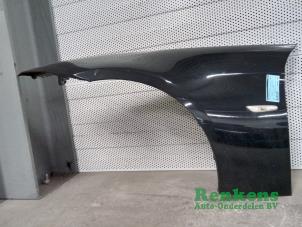 Used Front wing, left BMW 3 serie (E90) 318i 16V Price on request offered by Renkens Auto-Onderdelen B.V.