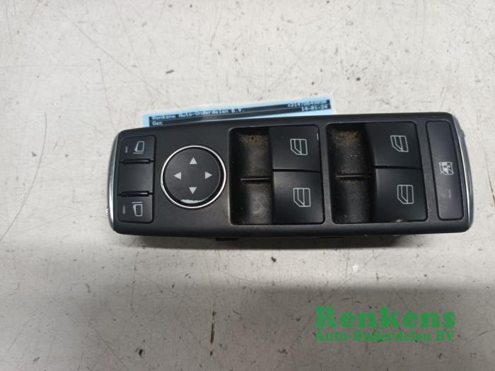 Usados Interruptor de ventanilla eléctrica Mercedes A (W176) 1.6 A-180 16V Precio € 25,00 Norma de margen ofrecido por Renkens Auto-Onderdelen B.V.