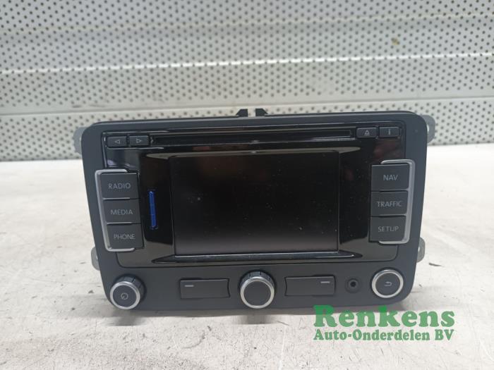 Navigation system from a Volkswagen Scirocco (137/13AD) 1.4 TSI 122 16V 2010