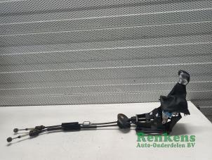 Used Gearbox shift cable Peugeot 208 I (CA/CC/CK/CL) 1.6 Blue HDi 100 Price € 75,00 Margin scheme offered by Renkens Auto-Onderdelen B.V.