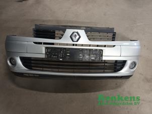 Used Front bumper Renault Clio II (BB/CB) 1.4 16V Price € 60,00 Margin scheme offered by Renkens Auto-Onderdelen B.V.