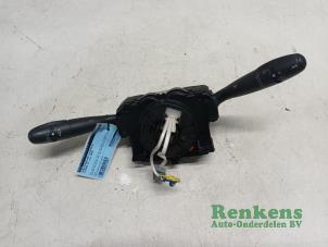 Używane Przelacznik Combi kolumny kierownicy Citroen C2 (JM) 1.1 Cena € 75,00 Procedura marży oferowane przez Renkens Auto-Onderdelen B.V.