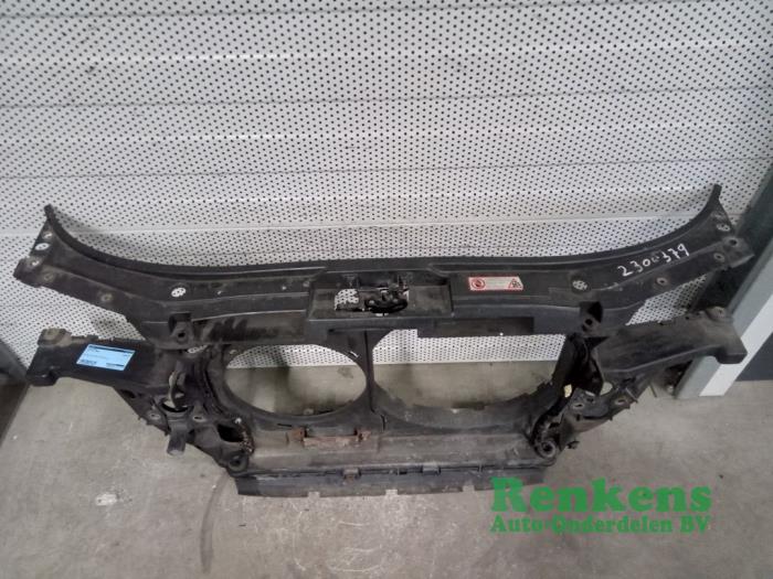 Begagnade Front Audi A6 Avant (C5) 2.4 V6 30V Pris € 50,00 Marginaltabell erbjuds av Renkens Auto-Onderdelen B.V.