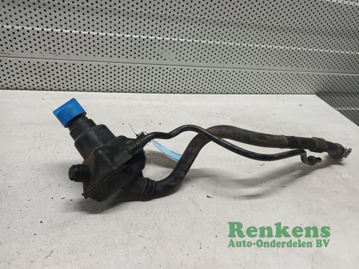Filler pipe adblue tank from a BMW 1 serie (F40) 116d 1.5 12V TwinPower 2020