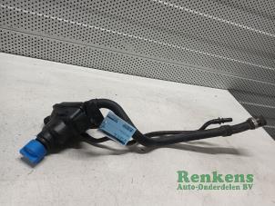 Gebrauchte Füllrohr adbluetank BMW 1 serie (F40) 116d 1.5 12V TwinPower Preis € 60,00 Margenregelung angeboten von Renkens Auto-Onderdelen B.V.