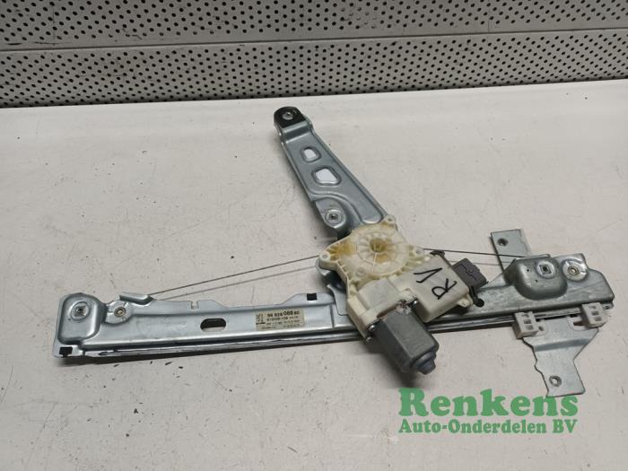 Window mechanism 4-door, front right from a Peugeot 5008 I (0A/0E) 1.6 HDiF 16V 2013
