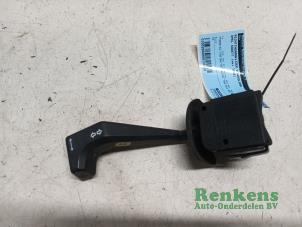 Gebrauchte Richtungsanzeiger Schalter Opel Kadett E (33/34/43/44) 1.2 S,LS Preis € 15,00 Margenregelung angeboten von Renkens Auto-Onderdelen B.V.