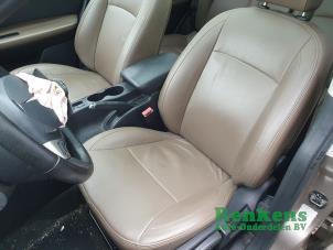 Used Set of upholstery (complete) Nissan Qashqai (J10) 1.6 16V Price on request offered by Renkens Auto-Onderdelen B.V.