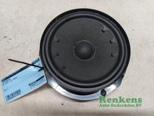 Used Speaker Volkswagen T-Roc 1.0 TSI 12V BlueMotion Price € 15,00 Margin scheme offered by Renkens Auto-Onderdelen B.V.