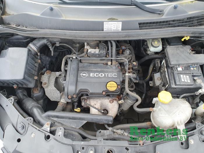 Engine from a Opel Corsa D 1.0 2009