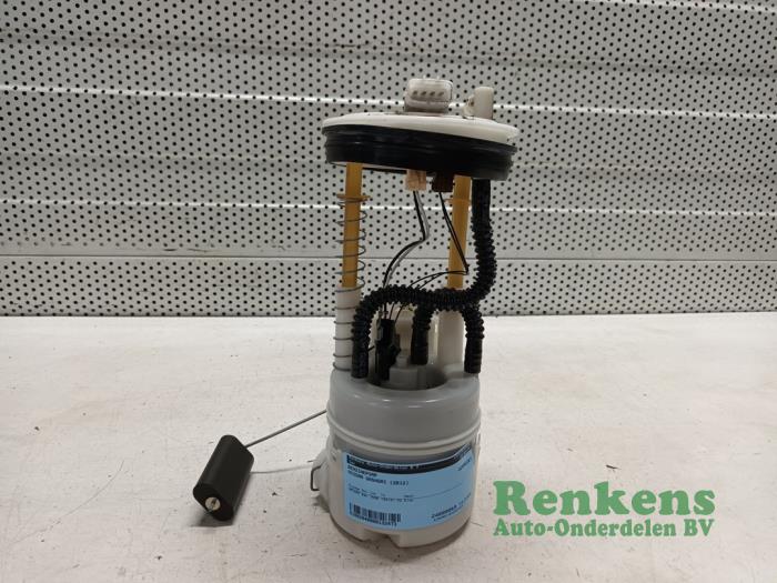 Gebrauchte Benzinpumpe Nissan Qashqai (J10) 1.6 16V Preis € 40,00 Margenregelung angeboten von Renkens Auto-Onderdelen B.V.
