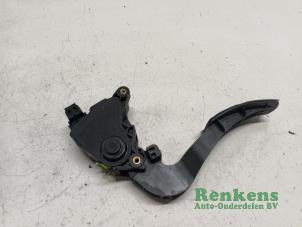 Used Accelerator pedal Renault Megane IV (RFBB) 1.3 TCe 140 16V Price € 40,00 Margin scheme offered by Renkens Auto-Onderdelen B.V.