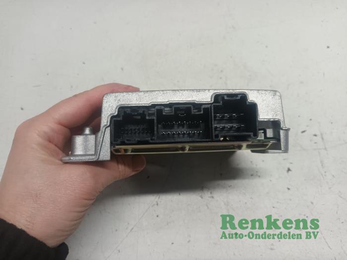 Amplificateur radio d'un Renault Megane IV (RFBB) 1.3 TCe 140 16V 2019