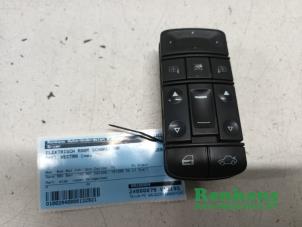 Used Electric window switch Opel Vectra C GTS 1.8 16V Price € 25,00 Margin scheme offered by Renkens Auto-Onderdelen B.V.