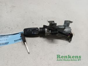 Used Ignition lock + key Volkswagen Caddy III (2KA,2KH,2CA,2CH) 2.0 SDI Price € 50,00 Margin scheme offered by Renkens Auto-Onderdelen B.V.