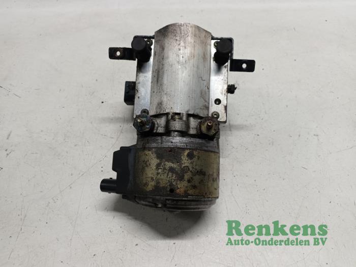 Begagnade Högtryckspump Citroen C5 II Break (RE) 2.0 16V Pris € 100,00 Marginaltabell erbjuds av Renkens Auto-Onderdelen B.V.