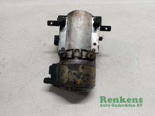 Usados Bomba de alta presión Citroen C5 II Break (RE) 2.0 16V Precio € 100,00 Norma de margen ofrecido por Renkens Auto-Onderdelen B.V.