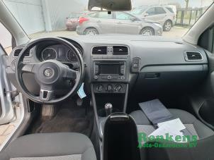 Gebrauchte Navigation System Volkswagen Polo V (6R) 1.2 TDI 12V BlueMotion Preis auf Anfrage angeboten von Renkens Auto-Onderdelen B.V.