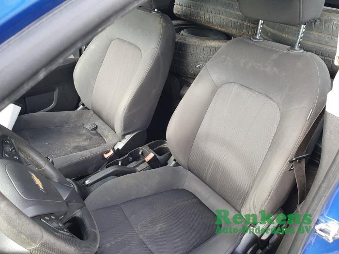 Seat, right from a Daewoo Aveo 1.2 16V 2013